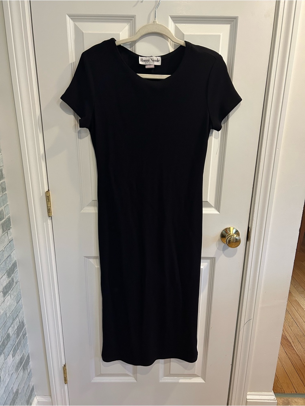 Ronni Nicole Black Short Sleeve Midi Bodycon Dress